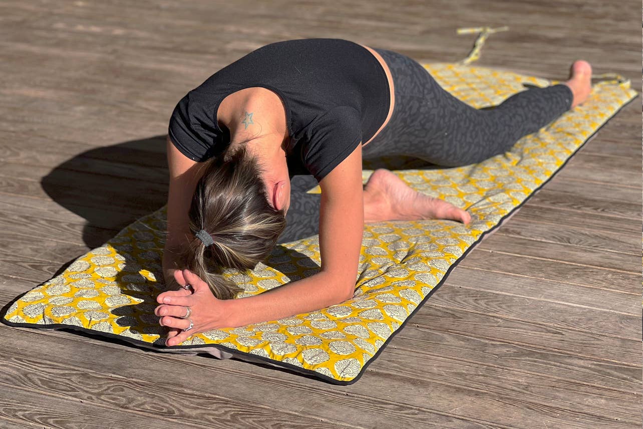 Artisanal Indian Yoga Mat 70 x 26" and towel