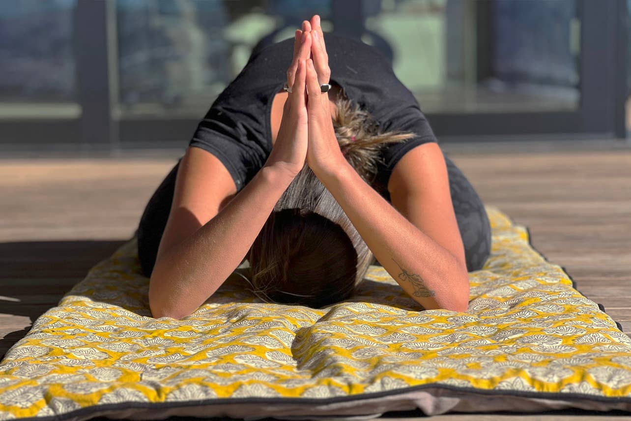 Artisanal Indian Yoga Mat 70 x 26" and towel